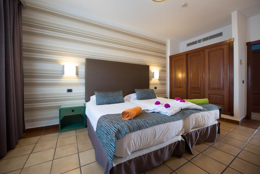 Апартаменти Hd Pueblo Marinero - Adults Only Плайя-Бланка Екстер'єр фото